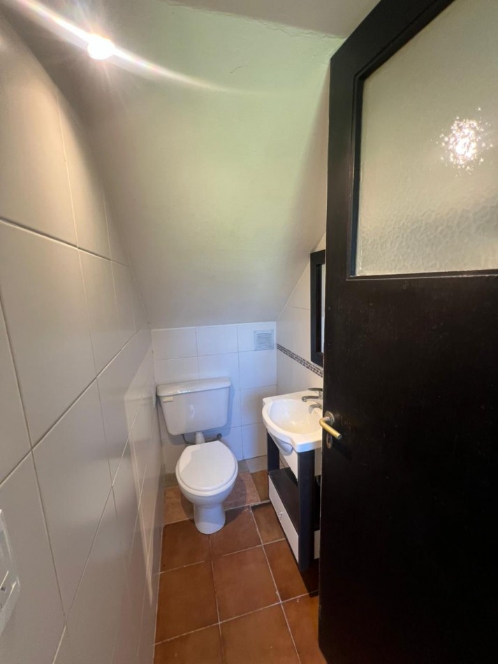 CASA ESTILO COLONIAL CON 3 HABITACIONES + PILETA SOBRE LOTE DE 666 m². BARRIO LOS TILOS