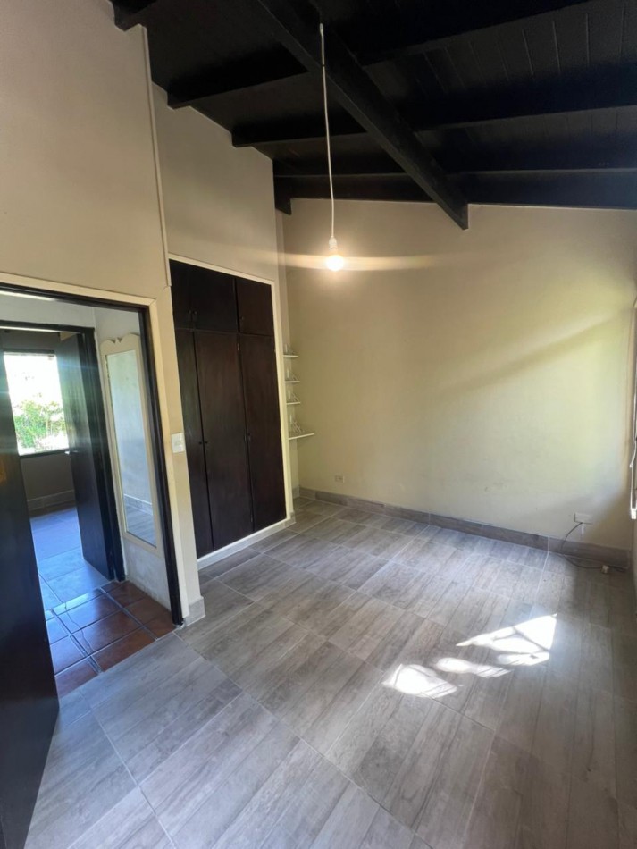 CASA ESTILO COLONIAL CON 3 HABITACIONES + PILETA SOBRE LOTE DE 666 m². BARRIO LOS TILOS