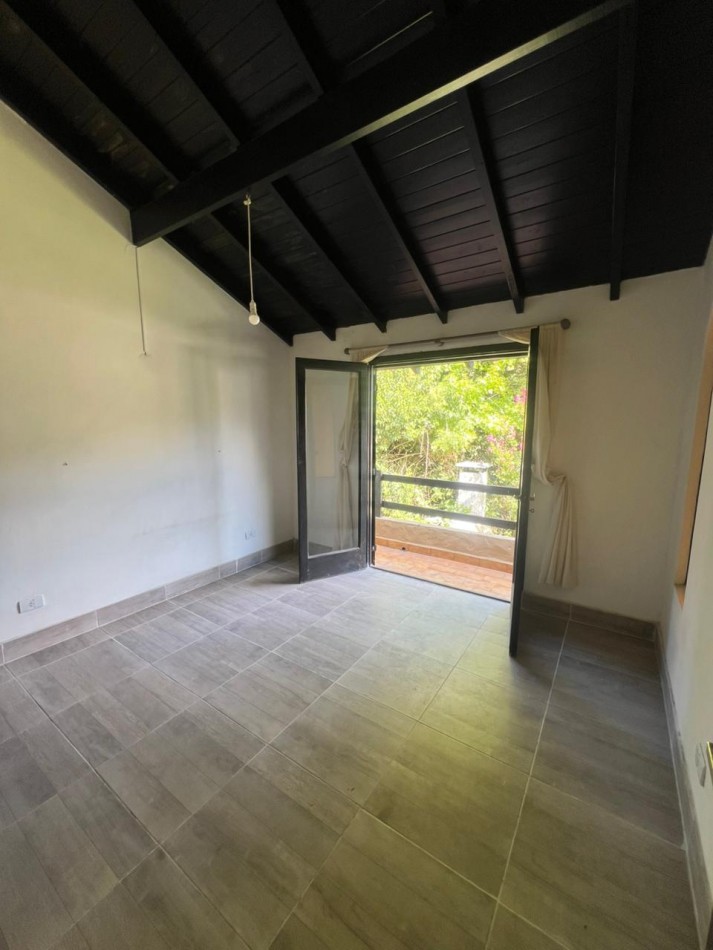CASA ESTILO COLONIAL CON 3 HABITACIONES + PILETA SOBRE LOTE DE 666 m². BARRIO LOS TILOS