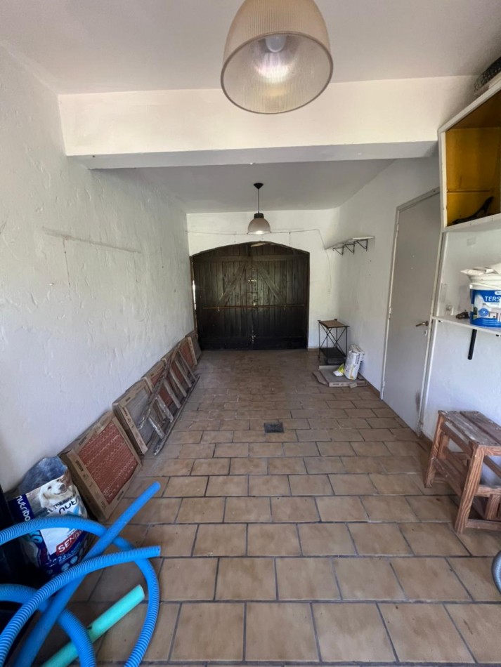 CASA ESTILO COLONIAL CON 3 HABITACIONES + PILETA SOBRE LOTE DE 666 m². BARRIO LOS TILOS