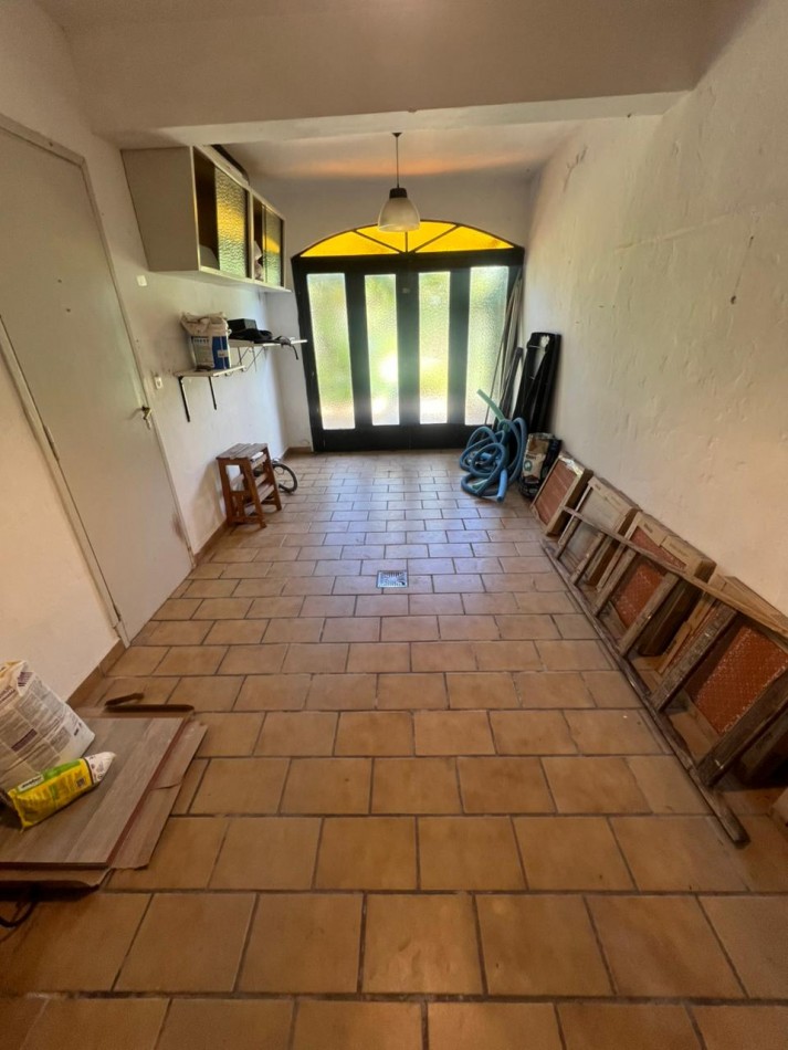 CASA ESTILO COLONIAL CON 3 HABITACIONES + PILETA SOBRE LOTE DE 666 m². BARRIO LOS TILOS