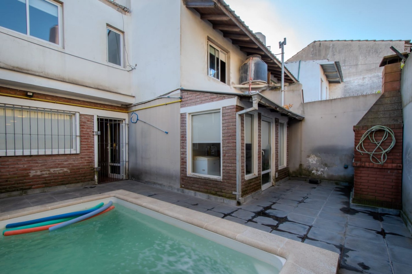 VENTA 5 AMBIENTES • SAGASTIZABAL 7427 • APTO CREDITO