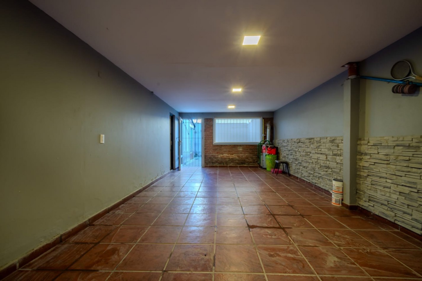 VENTA 5 AMBIENTES • SAGASTIZABAL 7427 • APTO CREDITO