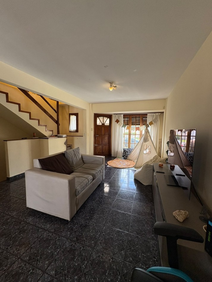 Duplex 4 ambientes. Barrio San Carlos