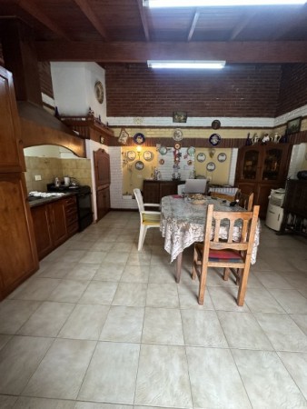 Casa 4 amb. PARQUE LURO