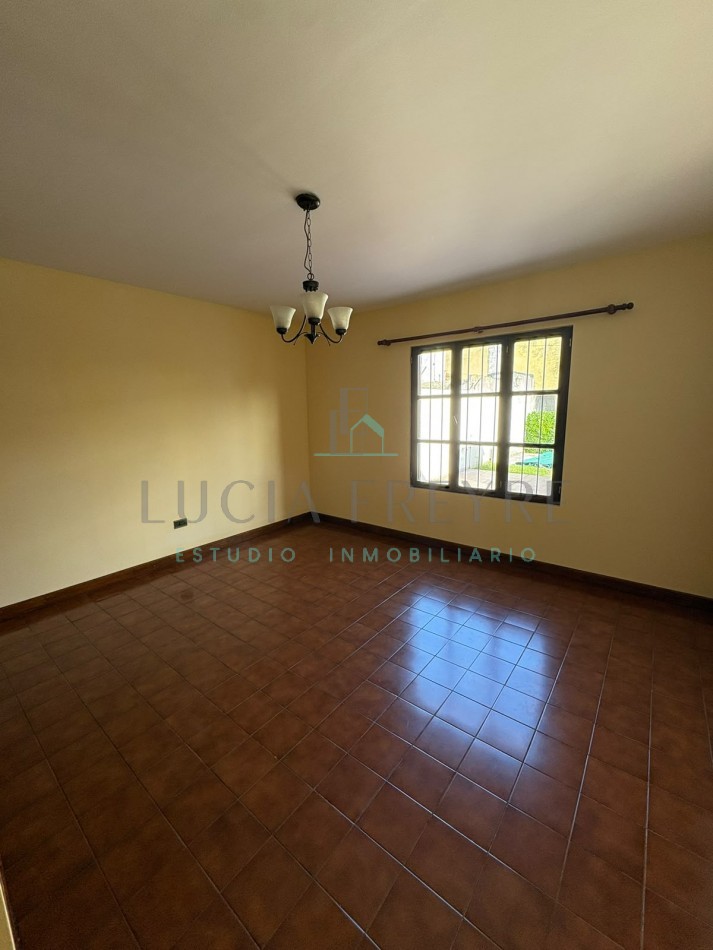 CASA EN VENTA 4 AMB