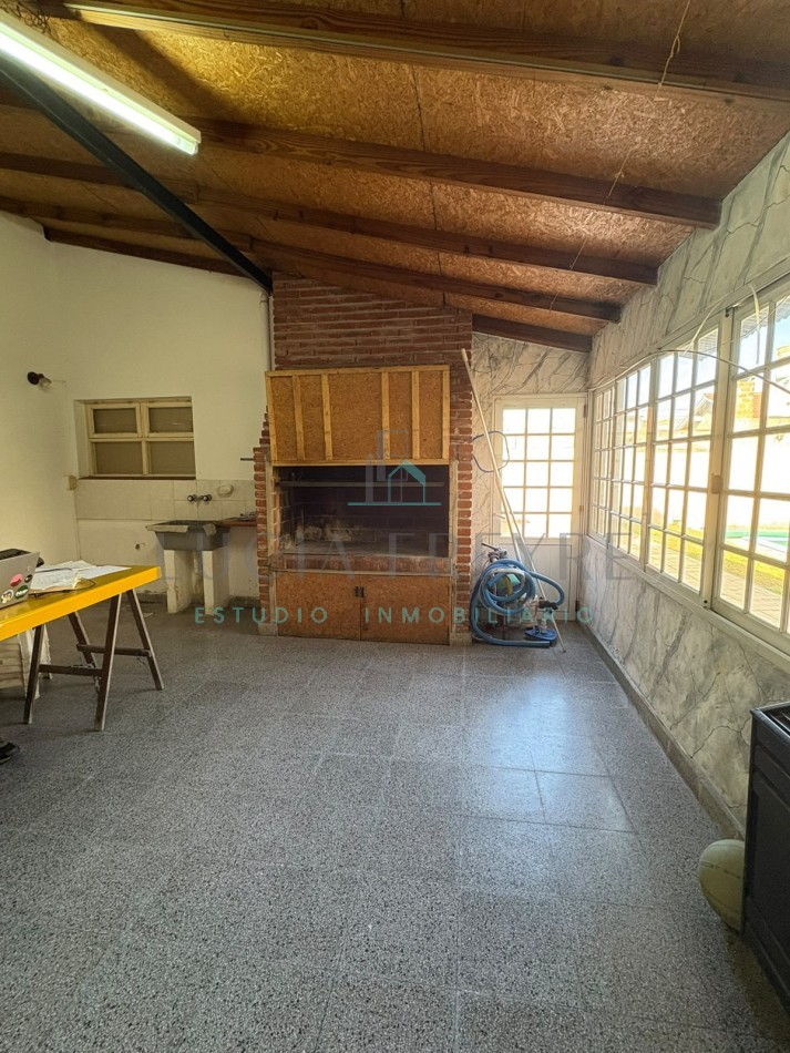 CASA EN VENTA 4 AMB