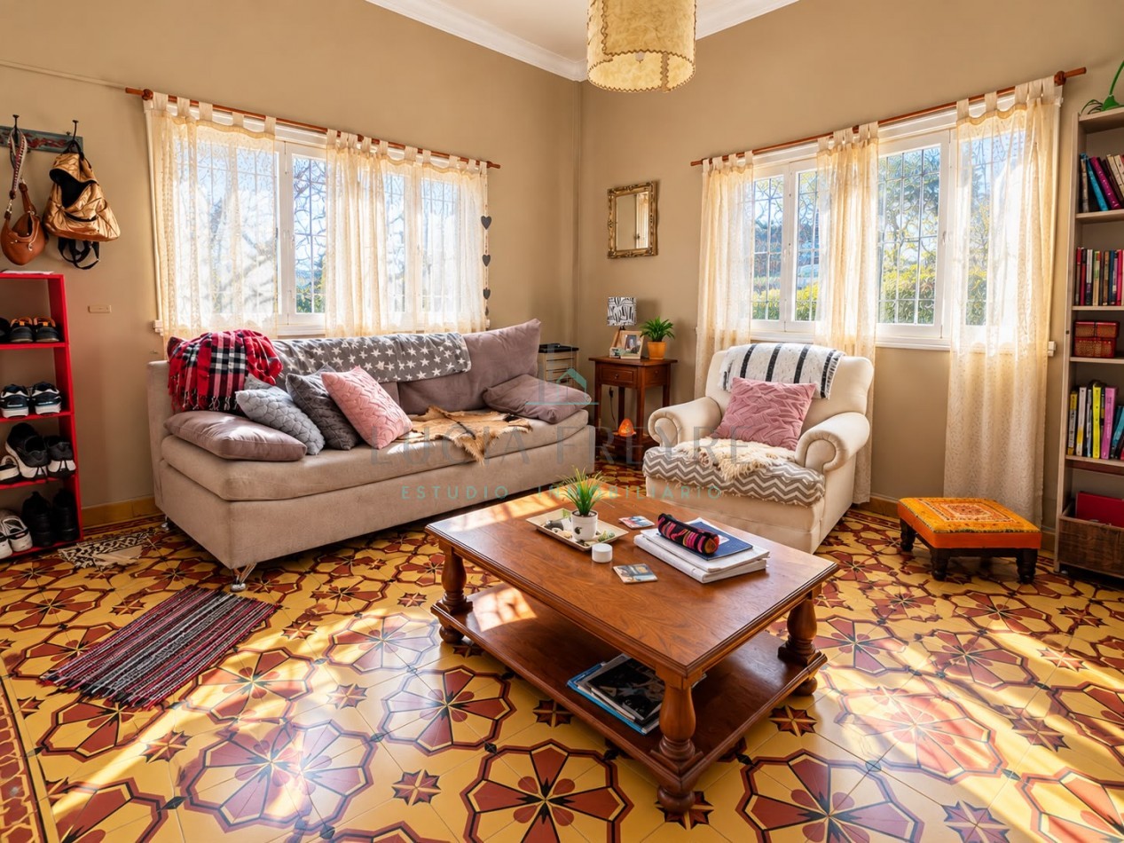 Casa con parque y quincho en venta - Barrio Los Andes MULTIFAMILIAR