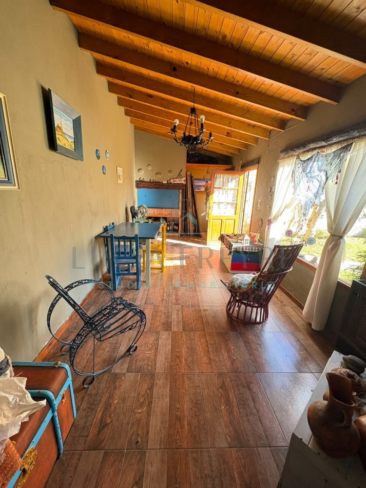 Casa con parque y quincho en venta - Barrio Los Andes MULTIFAMILIAR