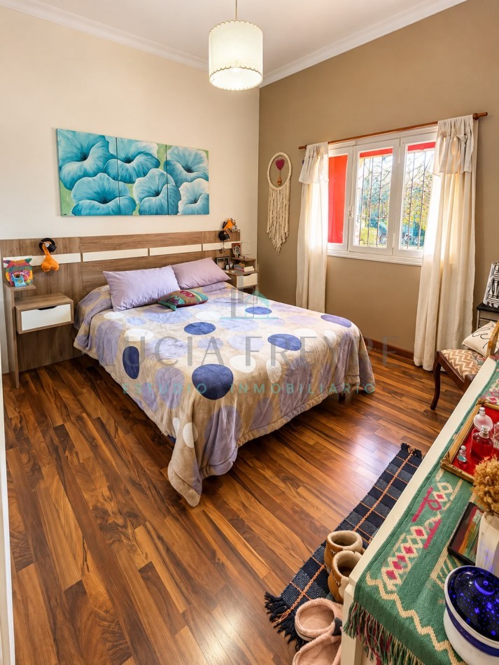 Casa con parque y quincho en venta - Barrio Los Andes MULTIFAMILIAR